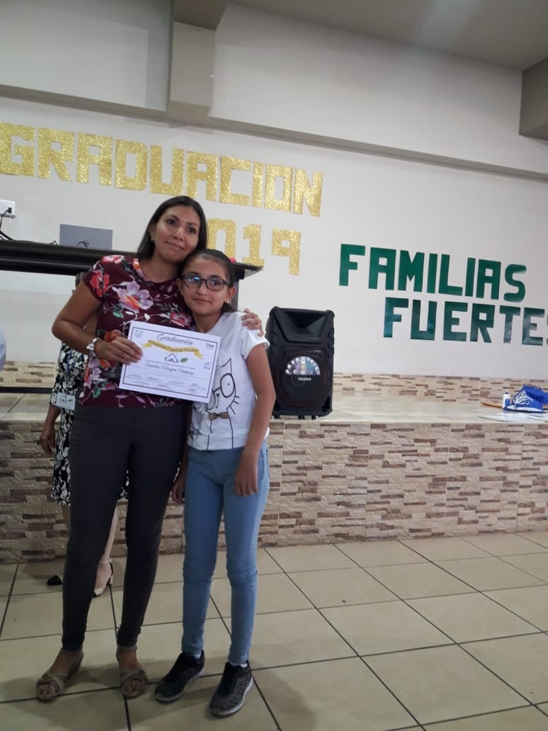 Graduación 2019 Familias Fuertes Escuela Llorente de Tibás